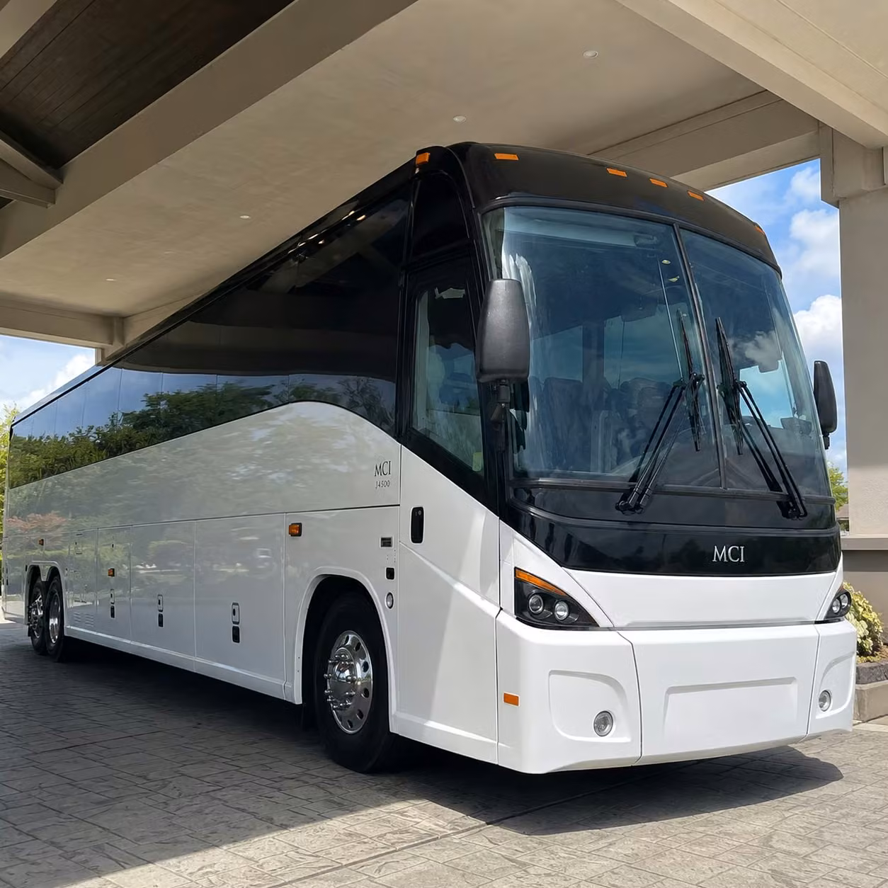 winter garden employee shuttle service for daily commuter routes
